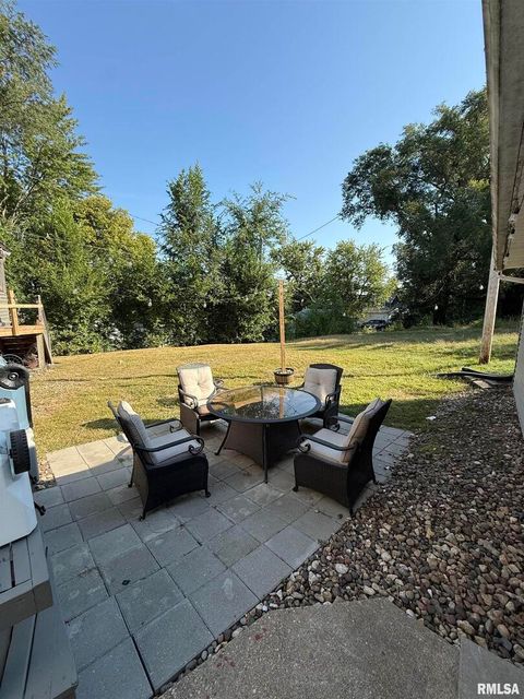 Tiny photo for 917 S 8TH Street, Clinton, IA 52732 (MLS # QC4267458)