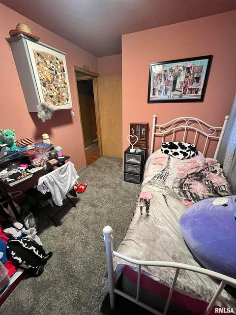 Tiny photo for 917 S 8TH Street, Clinton, IA 52732 (MLS # QC4267458)