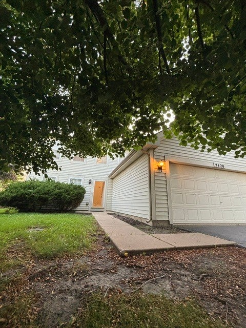 2420 Sisters Court