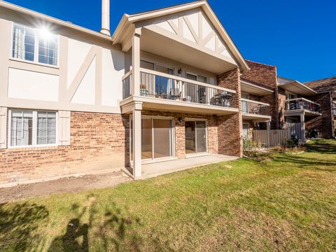 Tiny photo for 5818 Wolf Road #1A, Western Springs, IL 60558 (MLS # 12522328)