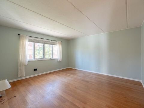 Tiny photo for 5818 Wolf Road #1A, Western Springs, IL 60558 (MLS # 12522328)