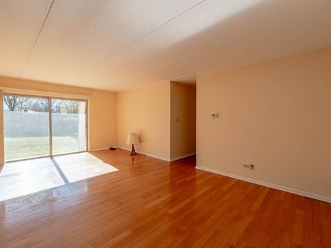 Tiny photo for 5818 Wolf Road #1A, Western Springs, IL 60558 (MLS # 12522328)