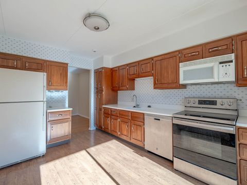 Tiny photo for 5818 Wolf Road #1A, Western Springs, IL 60558 (MLS # 12522328)