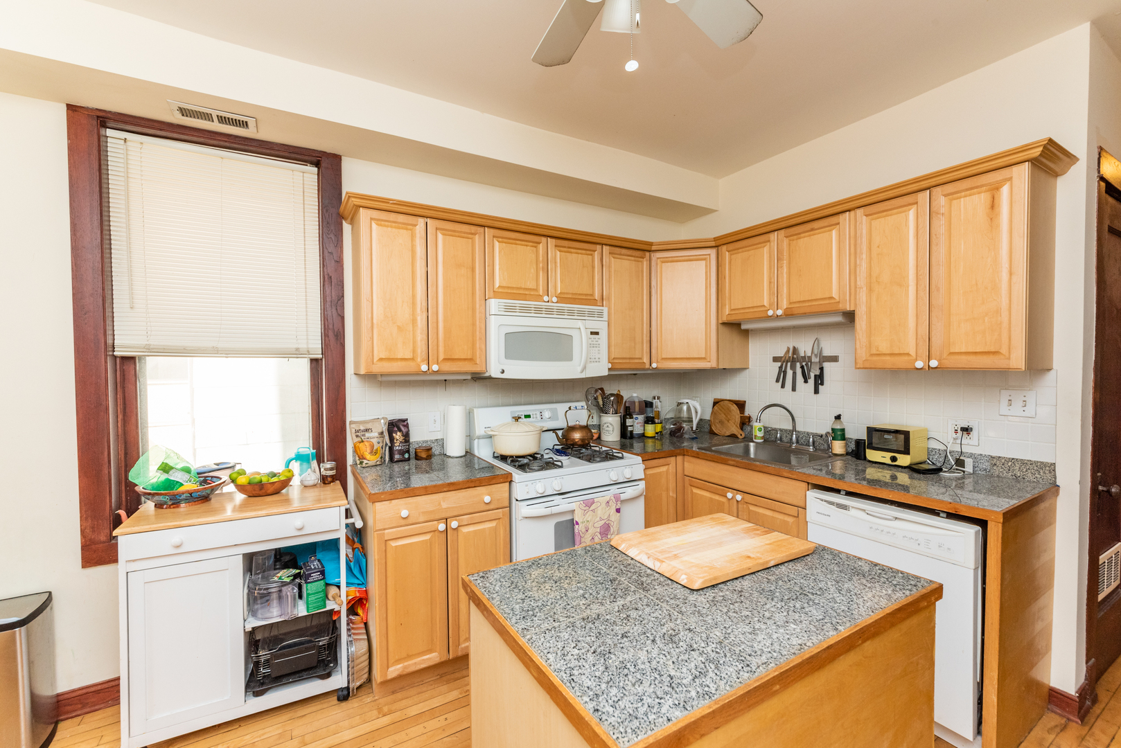 4612 N CLAREMONT Avenue