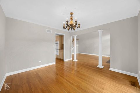 Tiny photo for 536 W EVERGREEN Street, Wheaton, IL 60187 (MLS # 12588051)