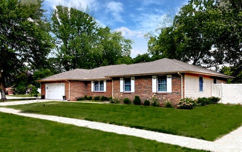Photo of 704 Wesley Avenue, Savoy, IL 61874 (MLS # 12654552)