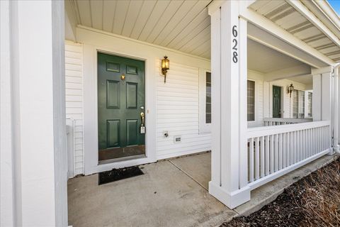 Tiny photo for 628 Lincoln Station Drive #628, Oswego, IL 60543 (MLS # 12591430)