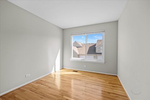 Tiny photo for 628 Lincoln Station Drive #628, Oswego, IL 60543 (MLS # 12591430)