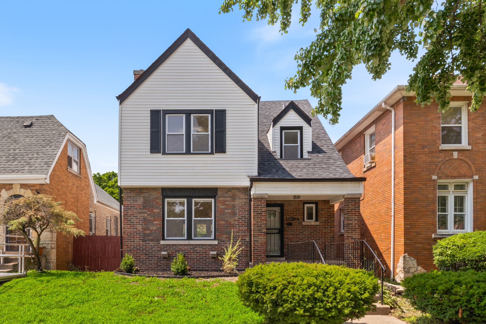 11304 S Lowe Avenue, Chicago, IL, 60628 1 11304 S Lowe Avenue