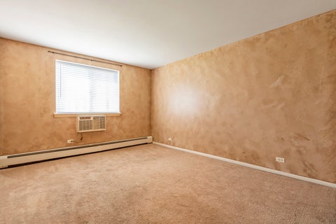 Tiny photo for 1375 Rebecca Drive #218, Hoffman Estates, IL 60169 (MLS # 12744509)