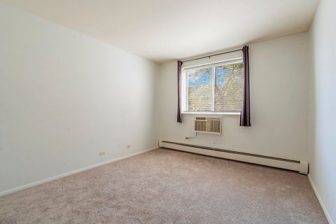 Tiny photo for 1375 Rebecca Drive #218, Hoffman Estates, IL 60169 (MLS # 12744509)