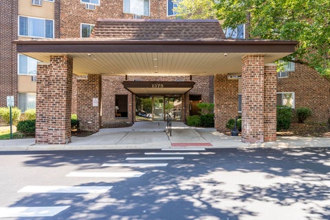 Tiny photo for 1375 Rebecca Drive #218, Hoffman Estates, IL 60169 (MLS # 12744509)