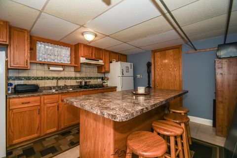 Tiny photo for 7810 S Lockwood Avenue, Burbank, IL 60459 (MLS # 12473874)