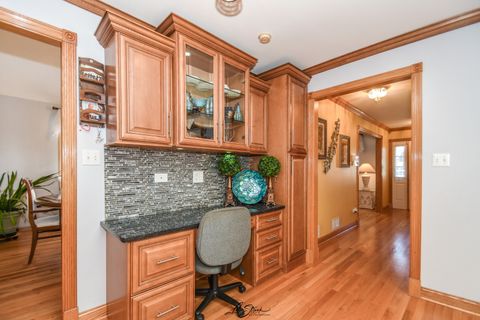 Tiny photo for 7810 S Lockwood Avenue, Burbank, IL 60459 (MLS # 12473874)