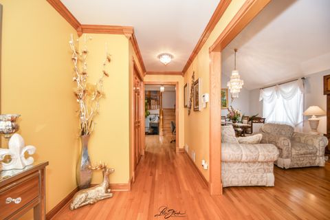 Tiny photo for 7810 S Lockwood Avenue, Burbank, IL 60459 (MLS # 12473874)