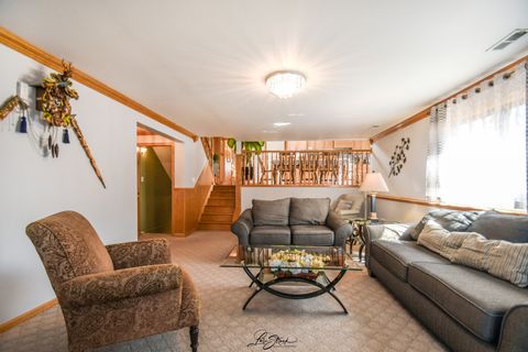 Tiny photo for 7810 S Lockwood Avenue, Burbank, IL 60459 (MLS # 12473874)