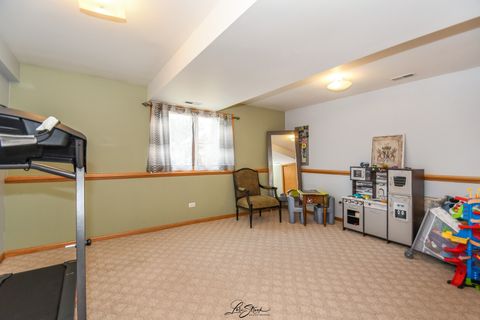 Tiny photo for 7810 S Lockwood Avenue, Burbank, IL 60459 (MLS # 12473874)
