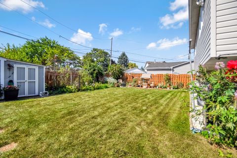 Tiny photo for 7810 S Lockwood Avenue, Burbank, IL 60459 (MLS # 12473874)
