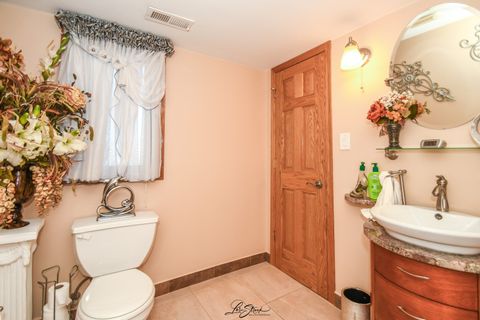 Tiny photo for 7810 S Lockwood Avenue, Burbank, IL 60459 (MLS # 12473874)