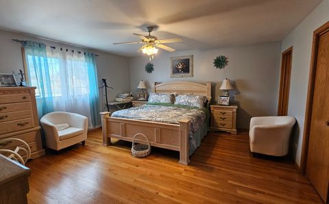 Tiny photo for 7810 S Lockwood Avenue, Burbank, IL 60459 (MLS # 12473874)