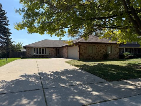 745 Donna Avenue Aurora IL 60505