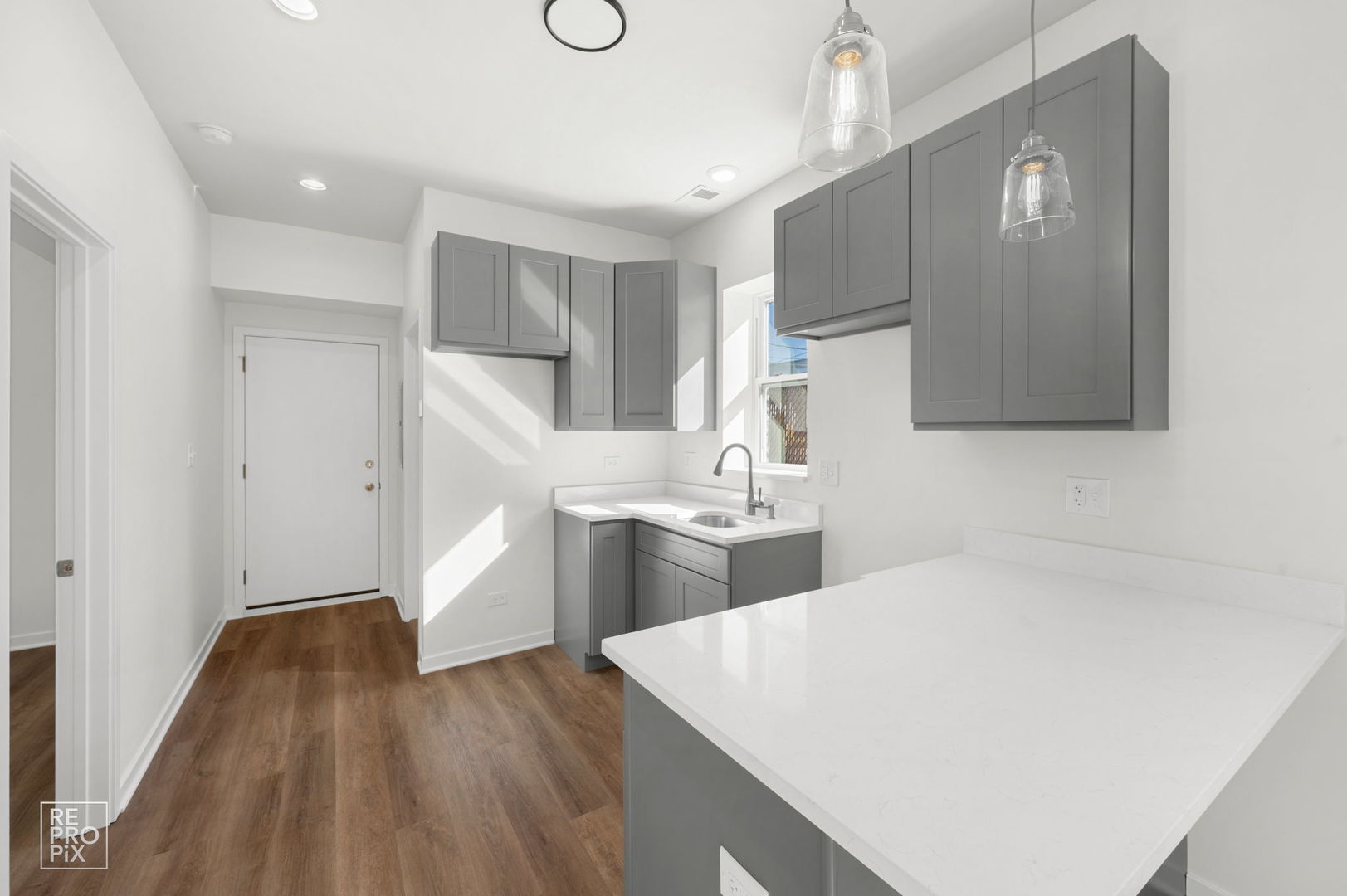 1624 W pershing Road