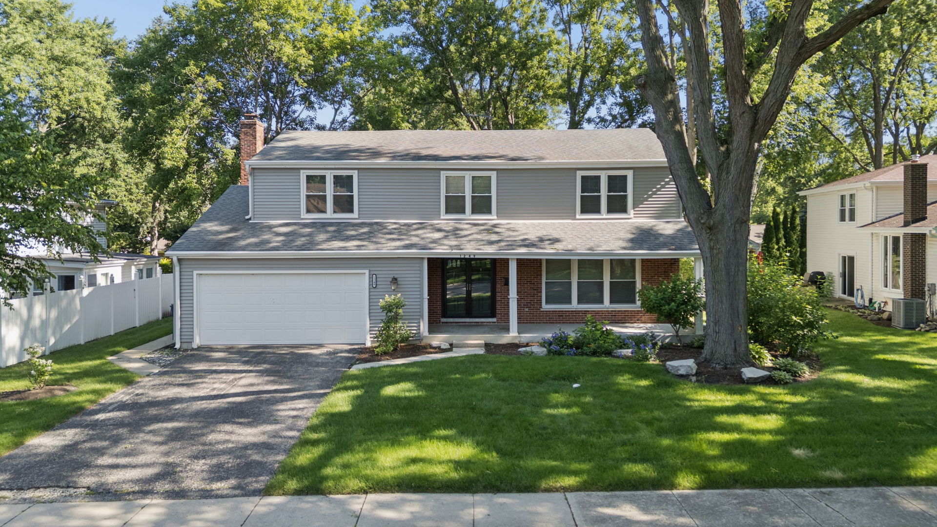 1249 STONEGATE Road