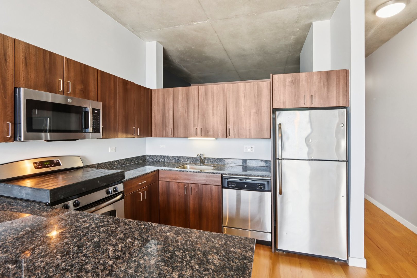235 W Van Buren Street 3005