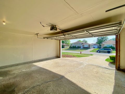 Tiny photo for 19805 Crescent Avenue, Lynwood, IL 60411 (MLS # 12428938)