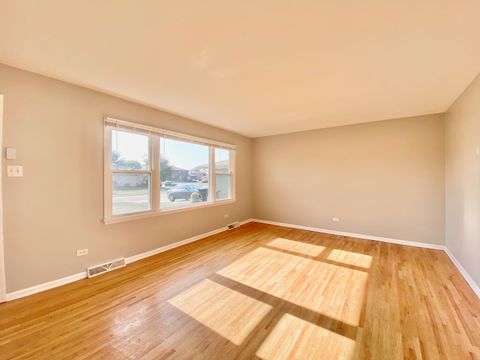 Tiny photo for 19805 Crescent Avenue, Lynwood, IL 60411 (MLS # 12428938)