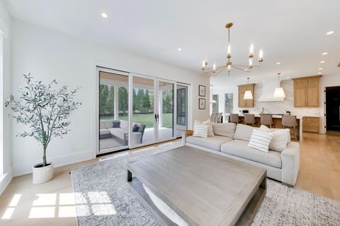 Tiny photo for 910 Allmen Avenue, Hinsdale, IL 60521 (MLS # 12622174)