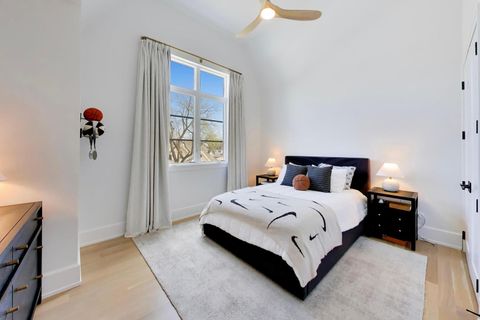 Tiny photo for 910 Allmen Avenue, Hinsdale, IL 60521 (MLS # 12622174)