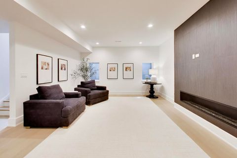 Tiny photo for 910 Allmen Avenue, Hinsdale, IL 60521 (MLS # 12622174)