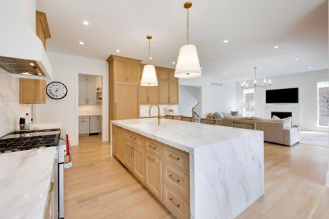 Tiny photo for 910 Allmen Avenue, Hinsdale, IL 60521 (MLS # 12622174)