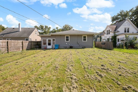 Tiny photo for 627 24th Avenue, Rock Island, IL 61201 (MLS # 12743572)
