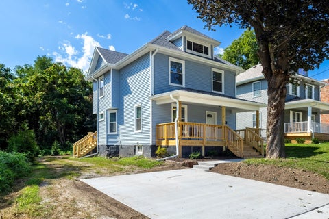 Tiny photo for 613 W 13th Street, Davenport, IA 52803 (MLS # 12752735)