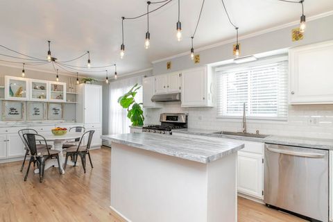 Tiny photo for 434 Gaylin Court, Bensenville, IL 60106 (MLS # 12581175)