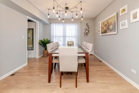 Tiny photo for 434 Gaylin Court, Bensenville, IL 60106 (MLS # 12581175)