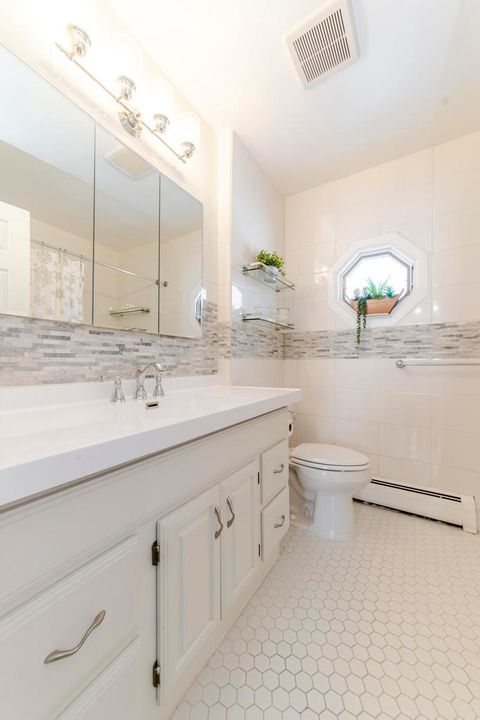 Tiny photo for 434 Gaylin Court, Bensenville, IL 60106 (MLS # 12581175)