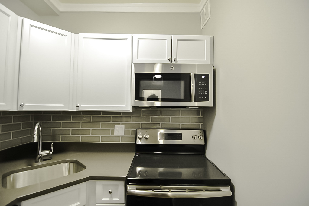 817 W Lakeside Place 705