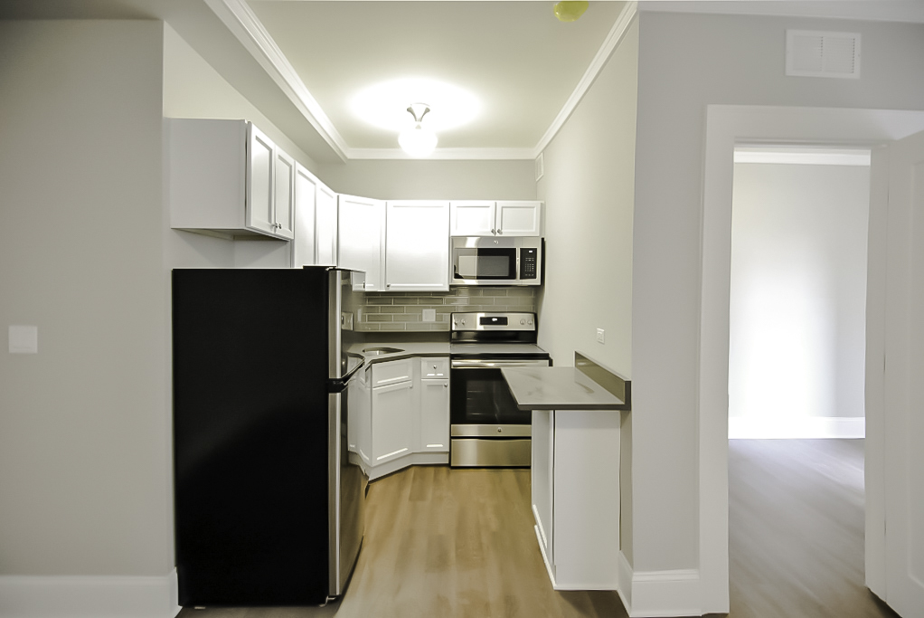 817 W Lakeside Place 705