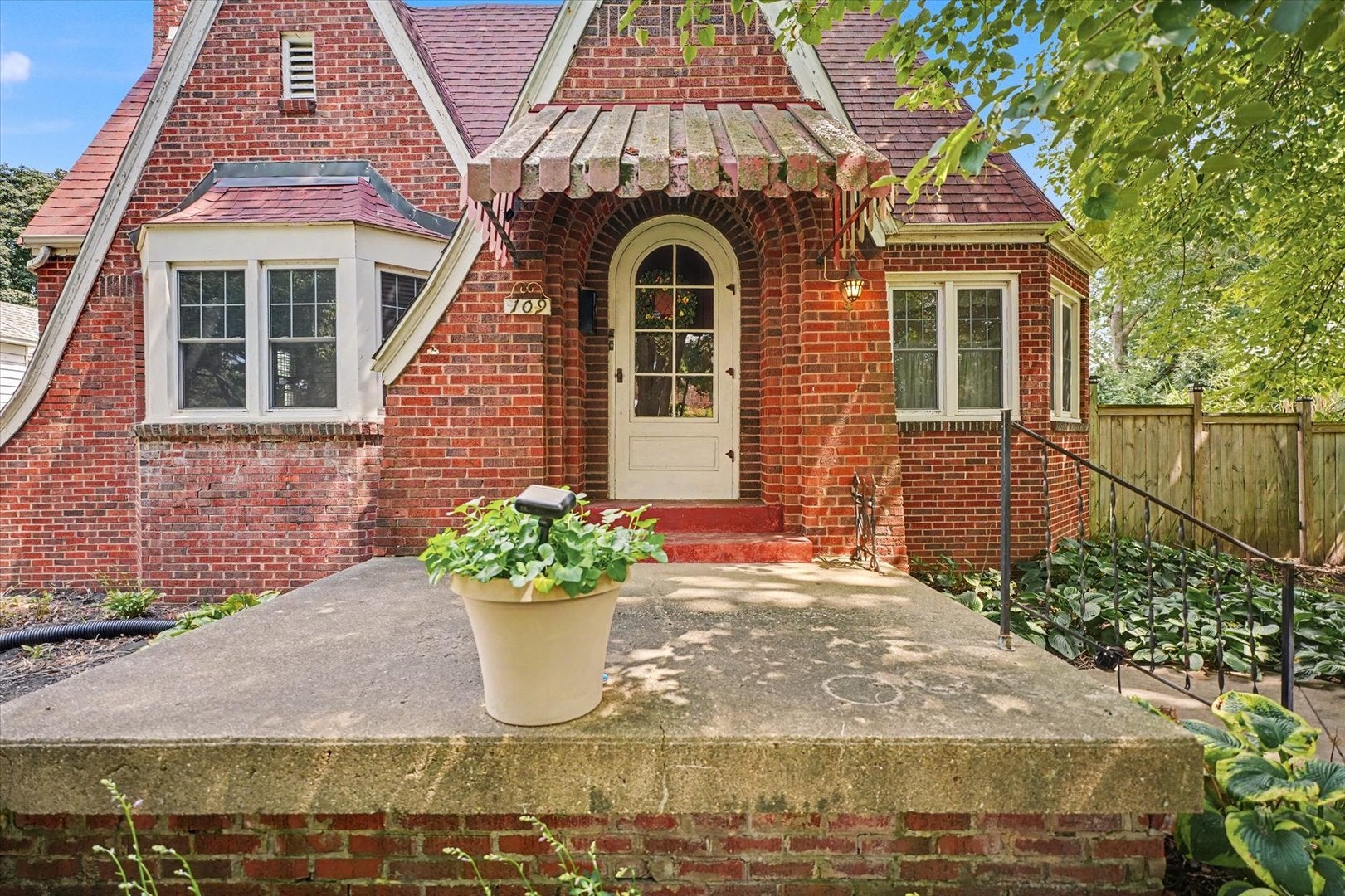 109 N Pine Street