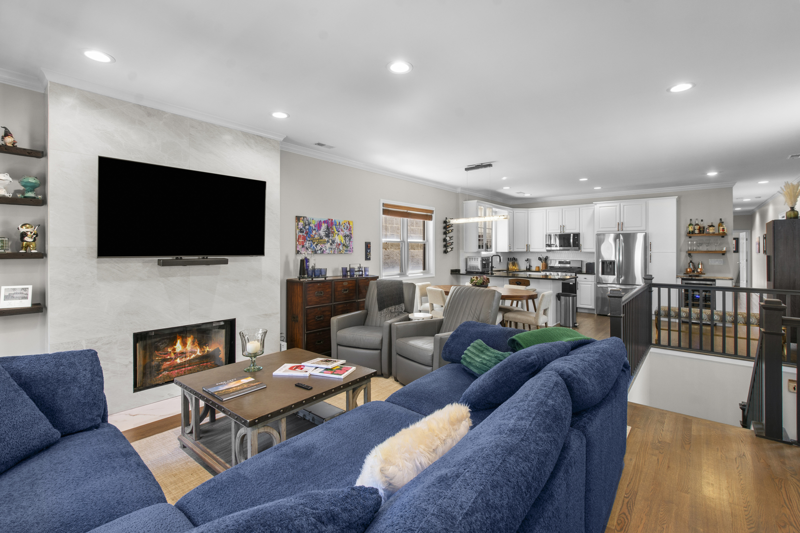 943 W Montana Street 3