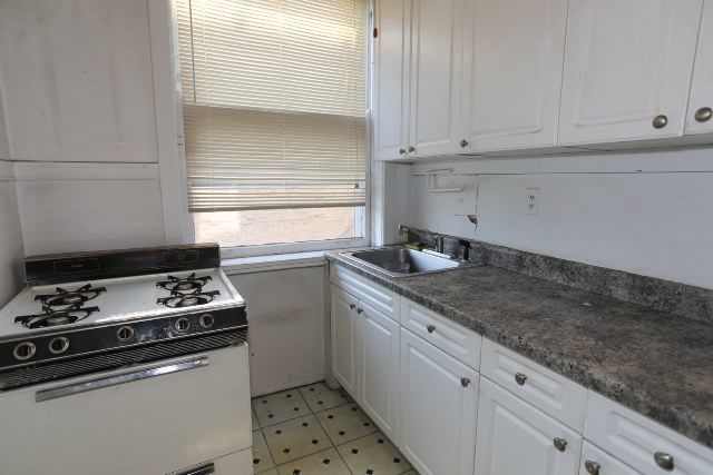 1923 W Winnemac Avenue 1