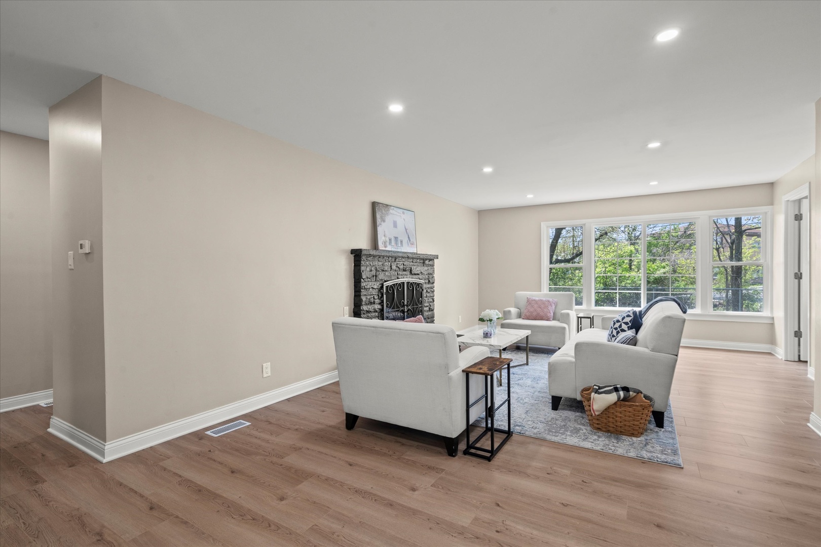 30 Broadway Avenue