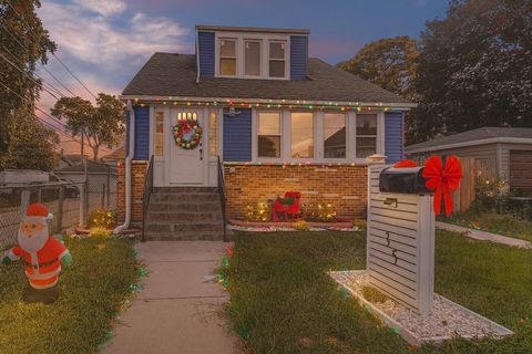 Tiny photo for 35 S 16th Avenue, Maywood, IL 60153 (MLS # 12521051)