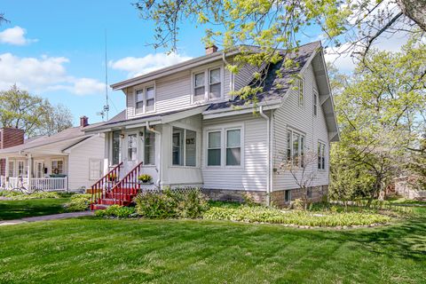 Photo of 415 Elmhurst Avenue, Valparaiso, IN 46385 (MLS # 12618612)