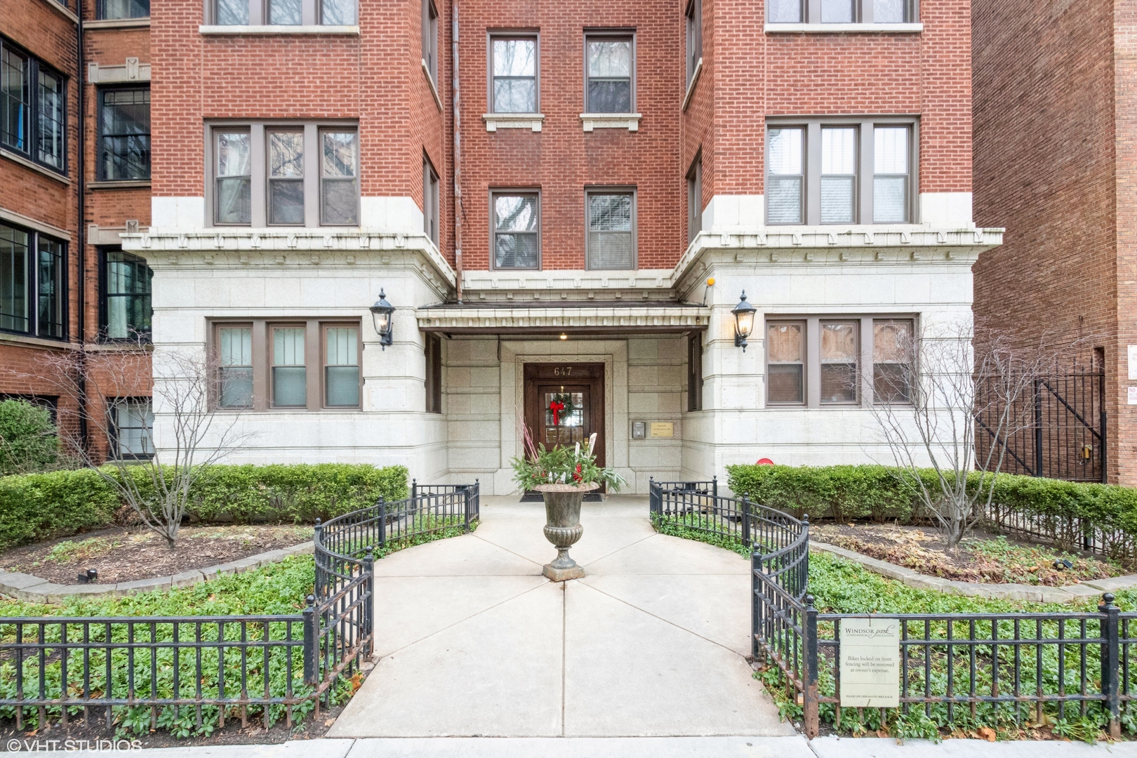 647 W Sheridan Road 1E