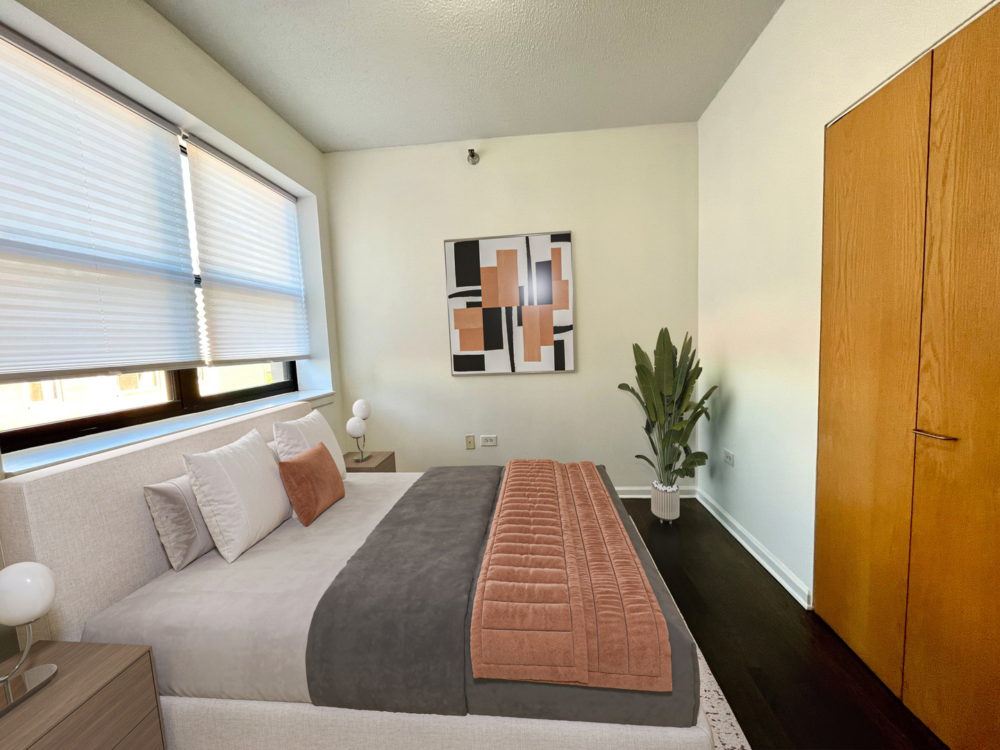 Chicago, Illinois 60605, United States, 2 Bedrooms Bedrooms, ,2 BathroomsBathrooms,Residential,Active,233236