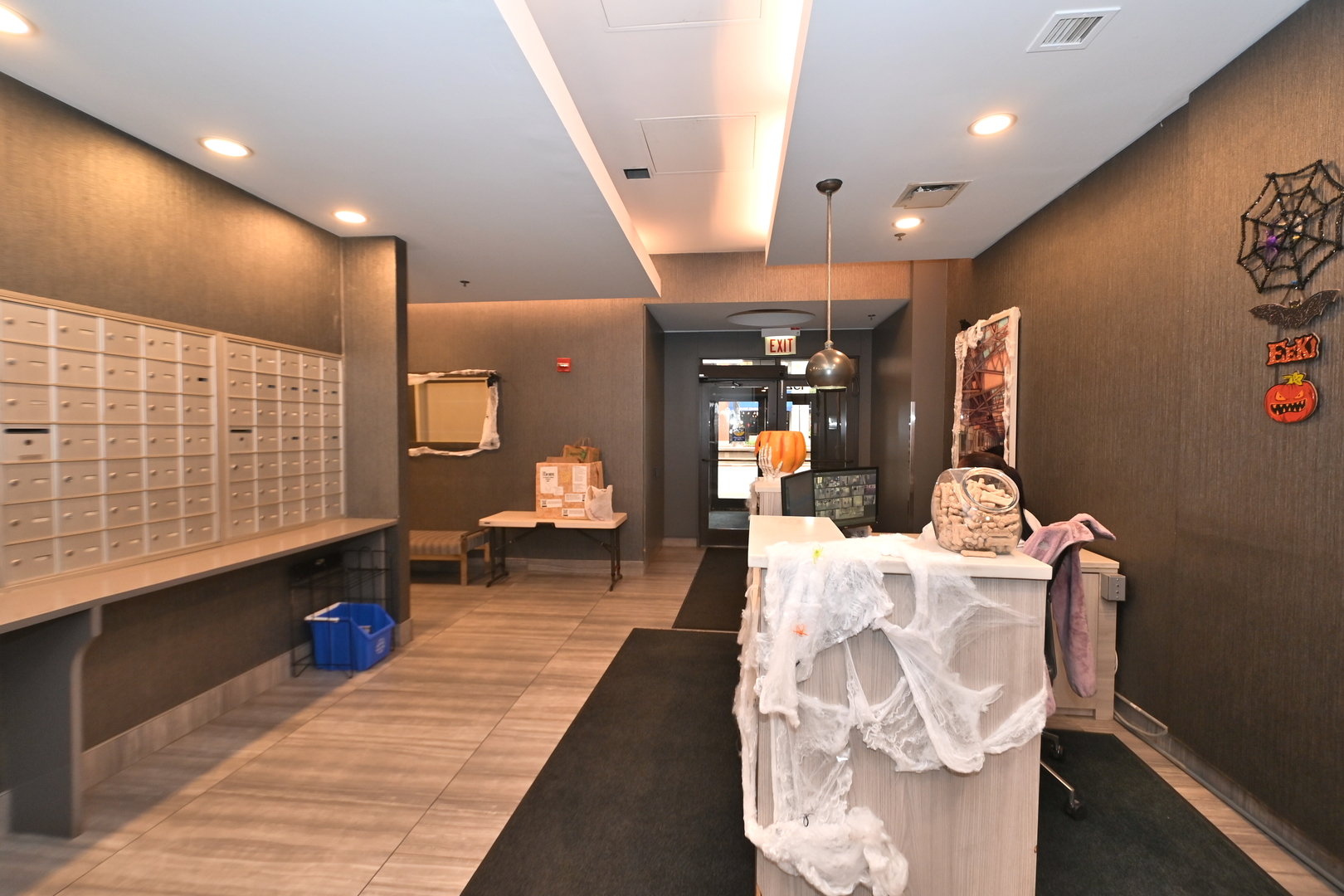 Chicago, Illinois 60605, United States, 2 Bedrooms Bedrooms, ,2 BathroomsBathrooms,Residential,Active,233236